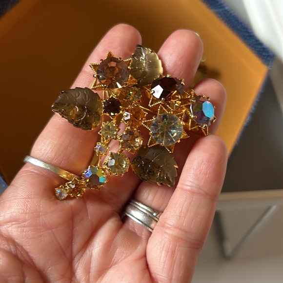 Vintage Austria Signed of Glass Rhinestone beautiful Gold Metal Brooch,Earrings - Picture 10 of 15